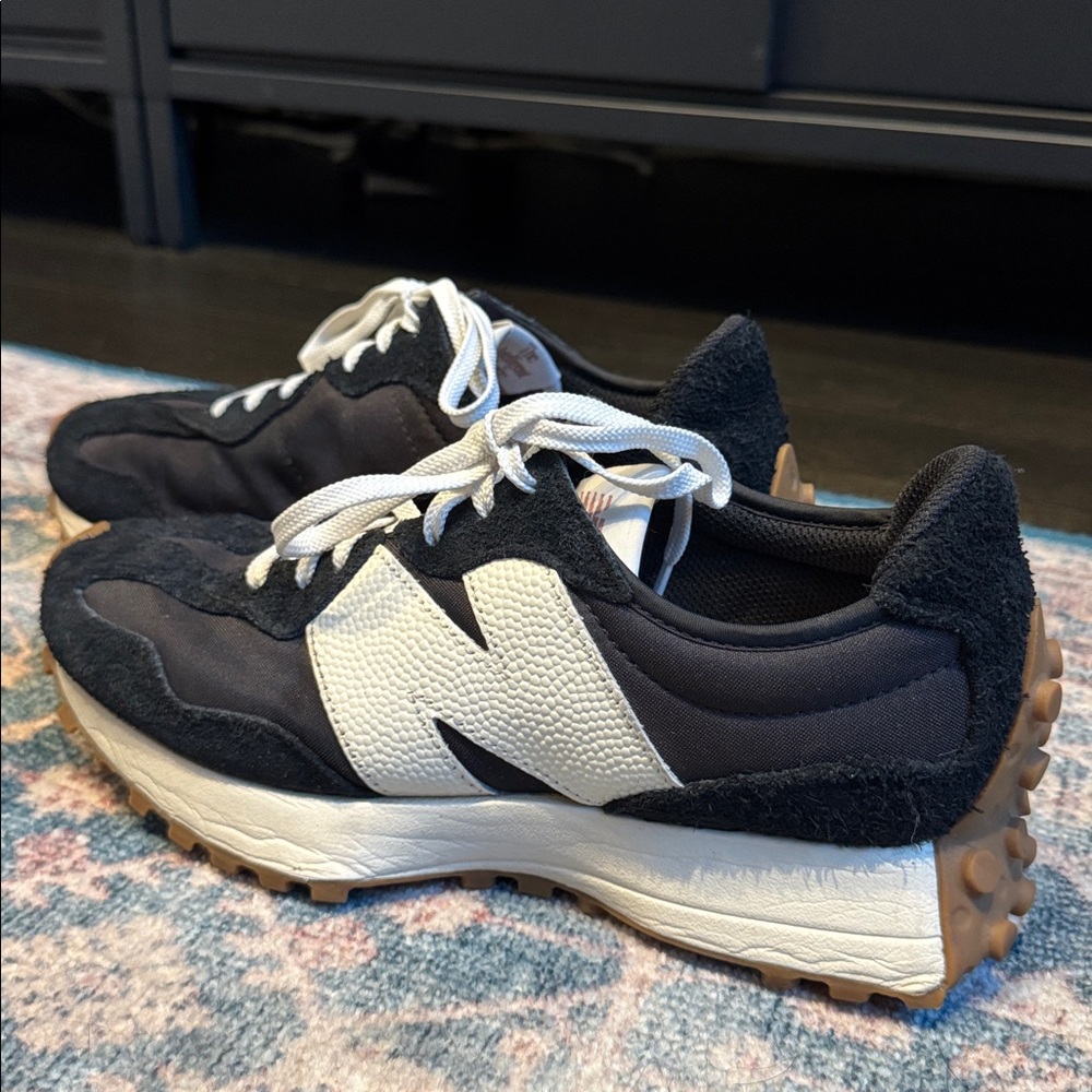 New Balance 327 Sneakers Black/Natural- Size 8.5 Women’s